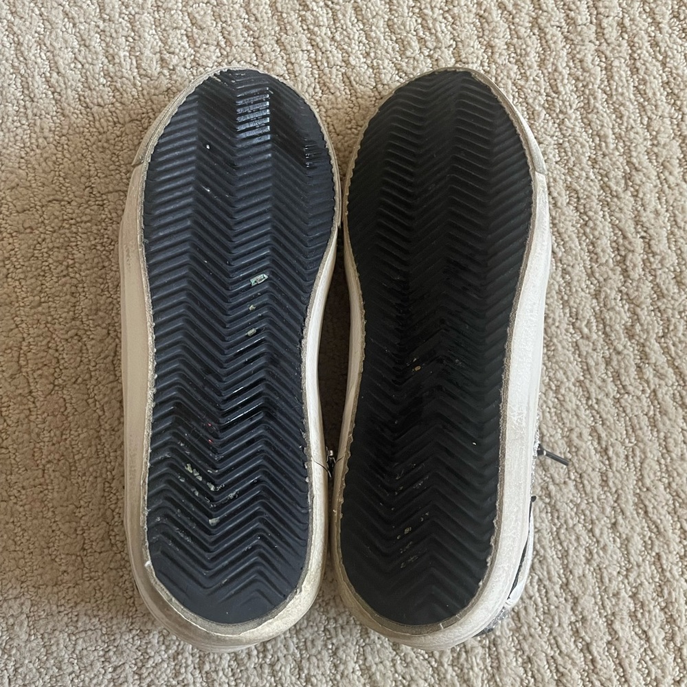 Golden Gooses - Picture 5 of 5